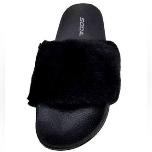 Gorgeous, Faux Fur Slides❤️ - Picture 3 of 6